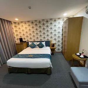 Hotel The Blue Airport